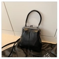 Sac docteur rétro noir en cuir PU froissé avec fermoir vintage et bandoulière - Noir