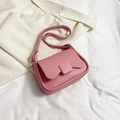 Sac bandoulière rose chic en cuir pour femmes avec rabat et bandoulière réglable - Rose rouge