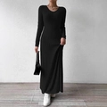 Eng anliegendes schwarzes Maxikleid aus Rippstrick mit langen Ärmeln und Rundhals - S / Schwarz