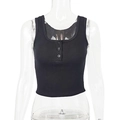 Detalle de top corto acanalado negro con cuello Henley con botones y tejido de punto suave - S / Negro
