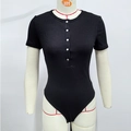 Détail d'un bodysuit noir en maille côtelée avec boutons en argent et col rond - S / Noir