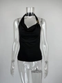 Λεπτομέρεια μαύρου halter top με ντραπέ λαιμόκοψη και χρυσή μεταλλική διακόσμηση - XS / Μαύρο