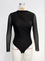 Body noir chic pour femme avec manches longues en mesh et design plissé sur le devant - S / Noir