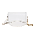 Bolso de hombro blanco minimalista en cuero sintético con solapa ondulada y cadena - Blanco