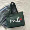 Σκούρο πράσινο κοτλέ τσάντα tote με τύπωμα Smile και σχέδιο καρδιάς σε λευκό φόντο - Πράσινο