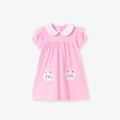 Rosa kurzärmeliges Mädchenkleid mit Peter-Pan-Kragen und weißen Hasen-Stickereien - 6Y(130cm) / Rosa