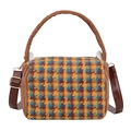 Zylindrische Handtasche mit Hahnentrittmuster, gelb-blauen Akzenten und Plüschbesatz - Gelb