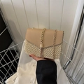 Straw shoulder bag with khaki leather flap and gold chain tassels for summer beach style - Khaki