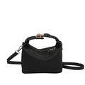 Borsa a mano nera classica con trama intrecciata, chiusura dorata e tracolla da donna - Nero