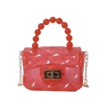Petit sac en gelée rouge corail avec motif matelassé, anse perlée et chaîne dorée - Rouge