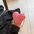 Ροζ χιαστί τσάντα σε σχήμα καρδιάς με ματ φινίρισμα και χρυσή αλυσίδα για γυναίκες - Ροζ