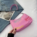 Borsa rosa a mezzaluna con stampa vintage e tracolla a catena metallica silver - Rosa