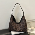 Grand sac à main léopard avec bandoulière noire pour un look décontracté - Marron