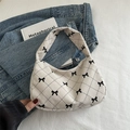 Sac hobo en velours côtelé crème avec imprimé nœud noir et surpiqûres losanges - Blanc Cassé