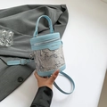 Blaue Leder-Eimertasche mit Blumenstickerei und verstellbarem Schultergurt - Blau