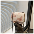 Détail du sac bandoulière crème avec motifs vintage de papillons et constellations - Style Rose Petit (8613-HJ)