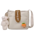 Süße Canvas Umhängetasche in Beige mit brauner Klappe und weißem Plüschbär-Anhänger - Einzelne Tasche / Weiß