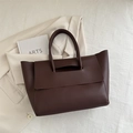 Borsa tote in ecopelle marrone scuro con design unico della chiusura a patta - Marrone