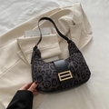 Retro-Hobo-Tasche mit grauem Leopardenmuster, Lederbesatz und Goldener Schnalle - Schwarz