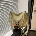 Sac sous le bras vert sauge à texture marbre avec chaîne papillon et détails nœuds - Vert