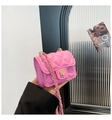 Mini sac à chaîne rose matelassé avec fermoir rose dorée et motif à losanges chic - Rose