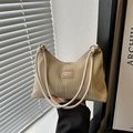 Beige schoudertas met verticale plooien en grote capaciteit voor dagelijks gebruik - Khaki