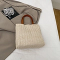 Bolso tote de paja con diseño trenzado en V beige y asas cilíndricas marrones - Marrón