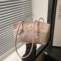 Bolso tote de encaje rosa claro con bordado de mariposa 3D y asas finas de cuerda - Rosa