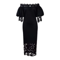 Detail van de kanten rand en pofmouwen van de zwarte off-the-shoulder jurk - S / Zwart
