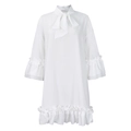Dettaglio dell'abito in chiffon bianco con scollo a fiocco e polsini con volant raffinati - S / Bianco