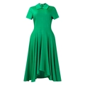 Detail van de elegante groene jurk met korte mouwen en asymmetrische golvende zoom en polo - S / Groen