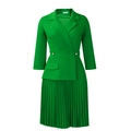 Detail van de felgroene geplooide jurk met reverskraag en getailleerde riem met knoop - S / Groen