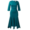 Detalle del vestido midi verde pavo real con escote asimétrico y dobladillo sirena con volantes - S / Verde pavo real