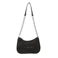 Sac sous le bras en denim noir avec rivets argentés et bandoulière en chaîne métal - Noir