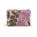 Pochette tissée beige avec broderie florale et sequins, munie d'une chaîne dorée - Bleu