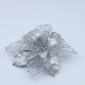 Glitzernde künstliche Weihnachtsblume in Silber mit Hohl-Design für DIY-Dekorationen - Silber / 15CM