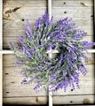 Ghirlanda di lavanda artificiale con fiori viola su legno vintage per decorazione domestica - Lavanda