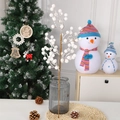 Künstlicher weißer Beerenweig in gerippter Glasvase für weihnachtliche Dekoration - 13-Kopf Weiße Schaumstoffbeeren 5-Zweig