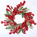 Couronne de Noël avec baies rouges et aiguilles de pin givrées sur socle en bois - Couronne de baies rouges