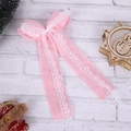 Fiocco natalizio in feltro rosa con pizzo bianco e nastri su sfondo festivo - 5CM Fiocco in Feltro e Pizzo Rosa / Rosa (5cm)