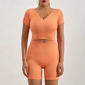 Conjunto fitness naranja de punto acanalado con top corto de cuello en V y shorts de talle alto - M / Naranja