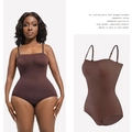 Dunkelbrauner nahtloser Shapewear-Body mit dünnen Trägern und verstellbaren Haken - S / Kaffeebraun