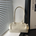 Bolso de hombro tipo baguette blanco crema brillante con elegantes detalles fruncidos - Blanco Roto