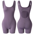 Body sportivo viola senza schiena con scollo a U e pantaloncini con apertura - S / Viola