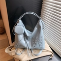 Hellblaue PU-Leder-Tote Bag mit Nieten-W und Quasten-Detail plus Münzgeldbörse - Blau