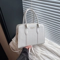 Sac Boston blanc en similicuir à motif crocodile avec bandoulière amovible - Blanc