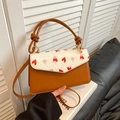 Borsa a tracolla squadrata con orsetto ciliegia e manico in corda marrone e bianca - Stile Orso Cuore / Cachi