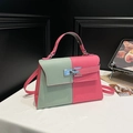 Modieuze mintgroene en roze crossbodytas van hoogwaardig leer met lycheepatroon - Groen en Roze