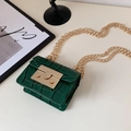 Mini dunkelgrüne Umhängetasche mit Kroko-Prägung und goldener Metallkettenriemen - Grün