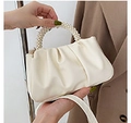 Elegante borsa a nuvola bianco crema con manico in perle e design in ecopelle plissettata - Bianco Sporco